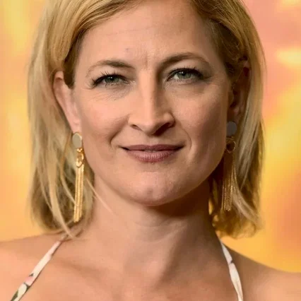 Zoë Bell