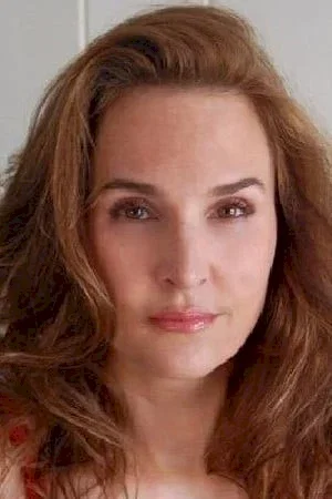 Marla Sucharetza photo