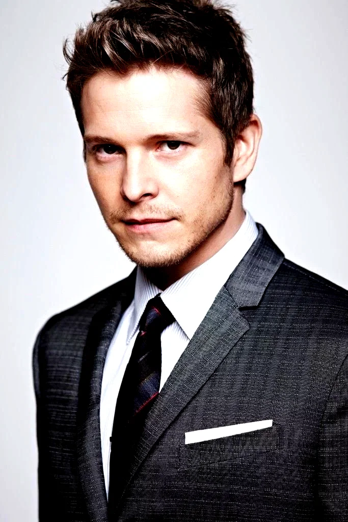  Matt Czuchry