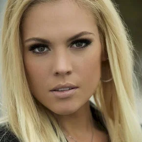 Photo star :  Agnes Bruckner