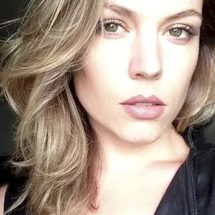  Agnes Bruckner