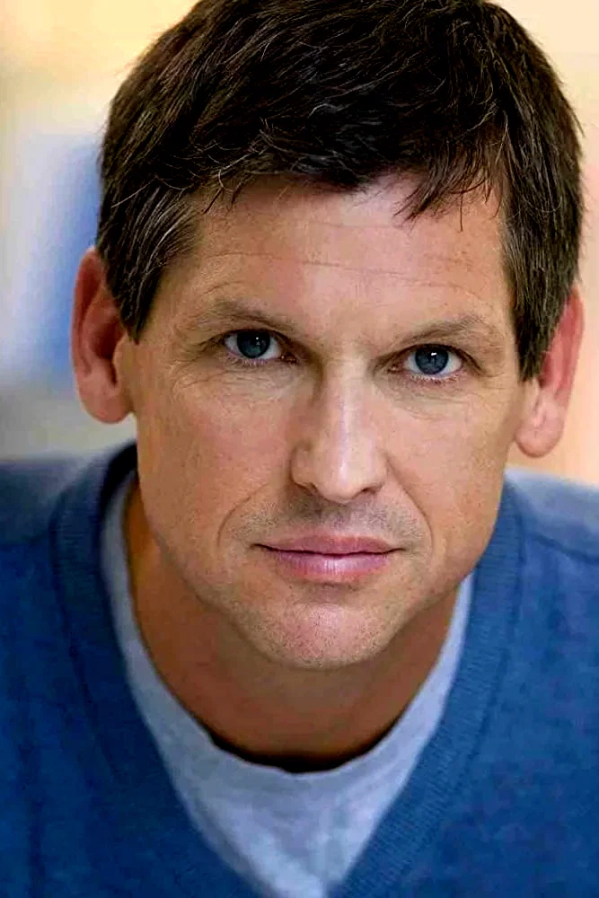 Rus Blackwell