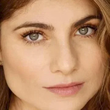María Aura