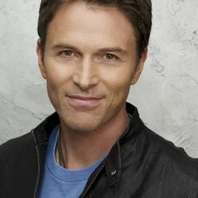 Photo star : Tim Daly