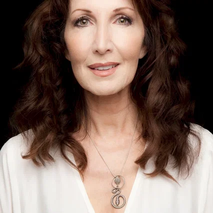  Joanna Gleason