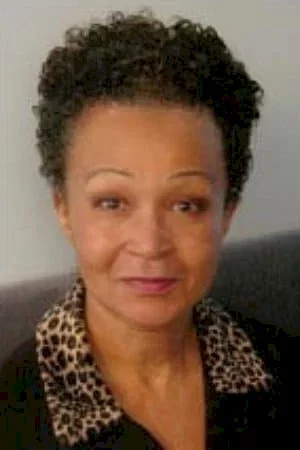 Lizan Mitchell photo