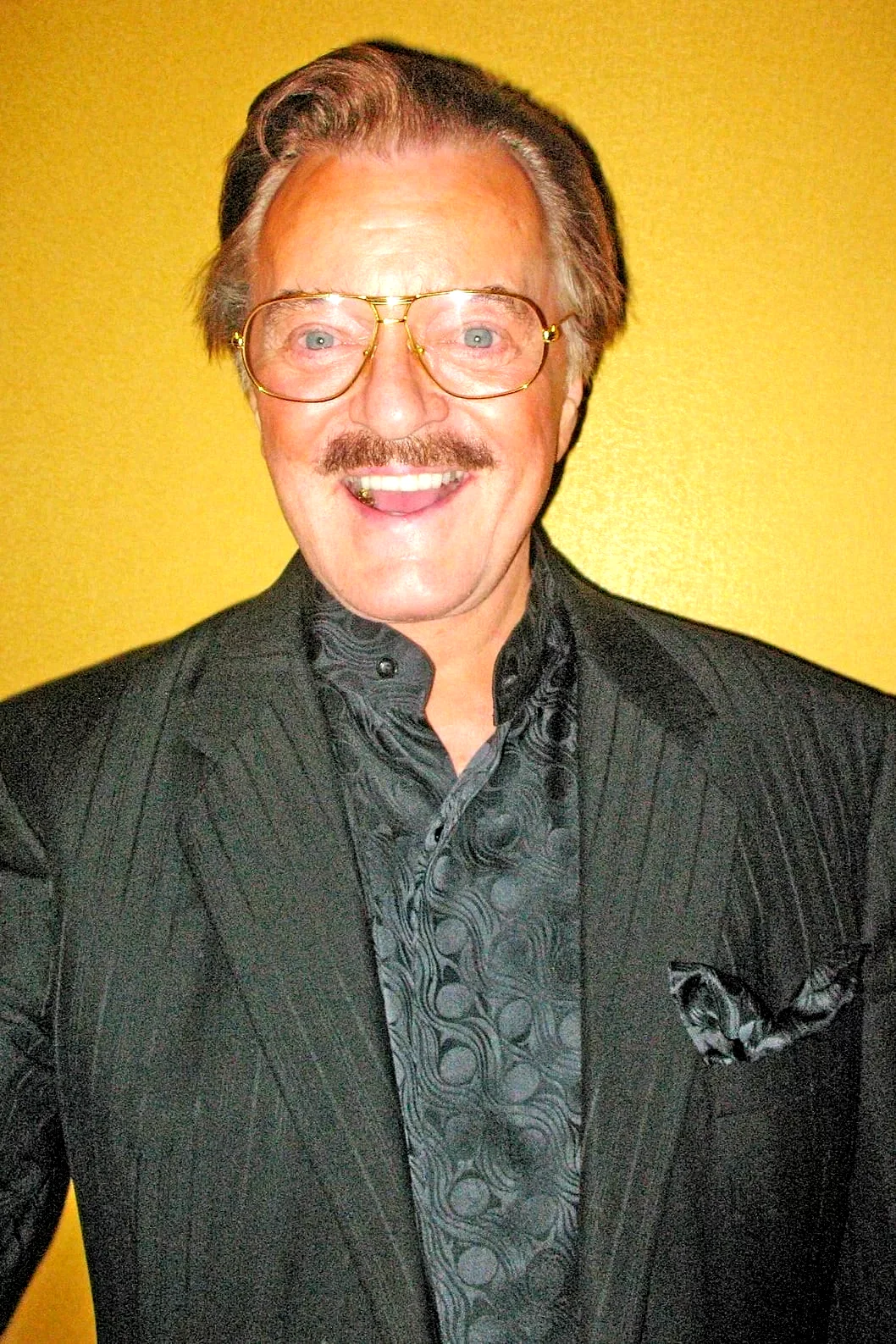  Robert Goulet