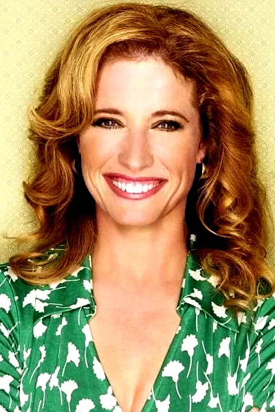  Nancy Travis