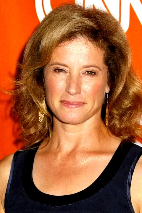  Nancy Travis