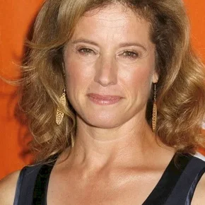 Photo star :  Nancy Travis