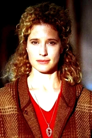  Nancy Travis