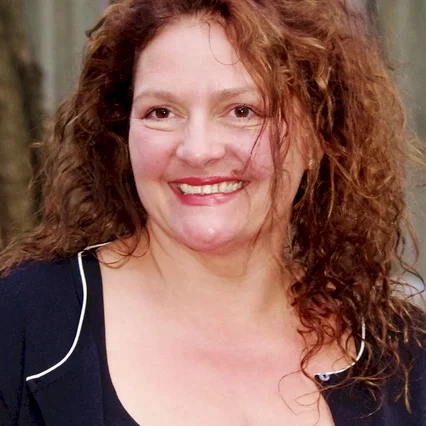  Aida Turturro