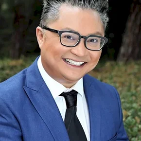 Photo star : Alec Mapa