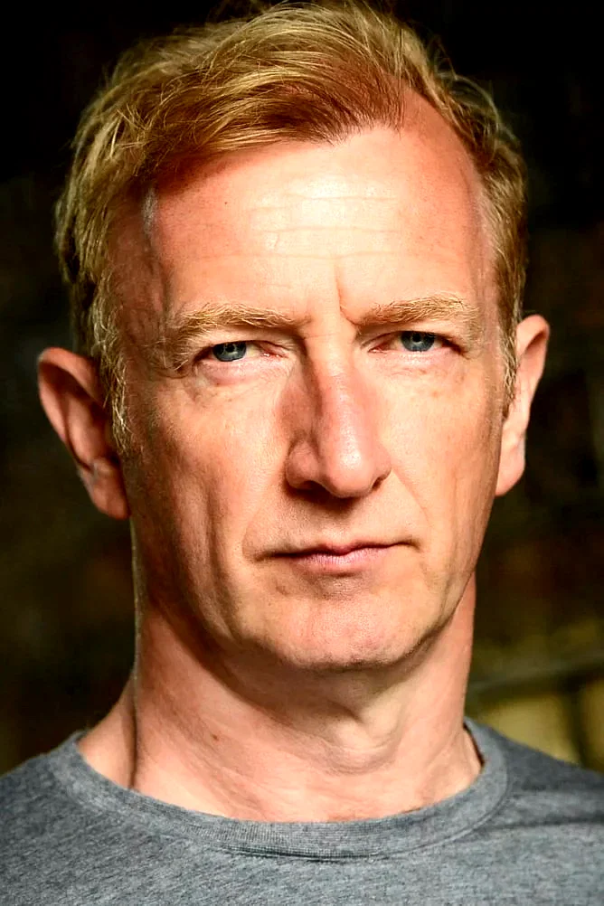  Steffan Rhodri