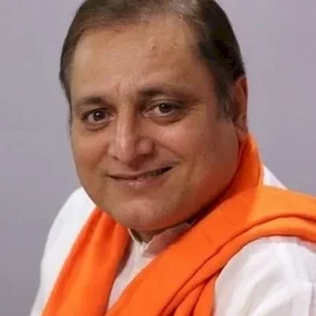 Photo star :  Manoj Joshi