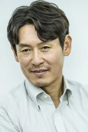 Sol Kyung-Gu photo