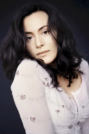  İdil Üner photo