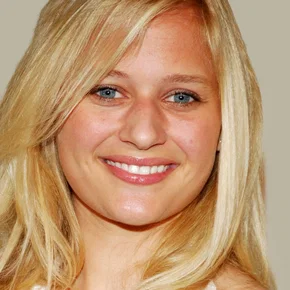 Photo star : Carly Schroeder