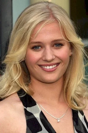 Carly Schroeder photo
