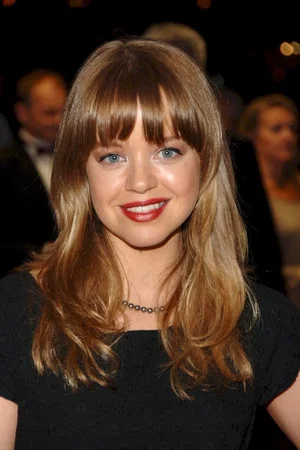 Georgia Taylor photo