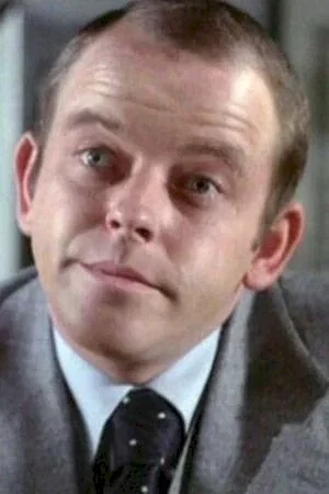 Julian Holloway photo