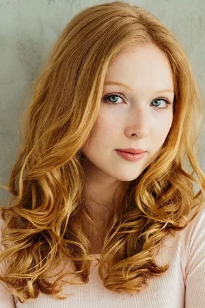 Molly Quinn photo