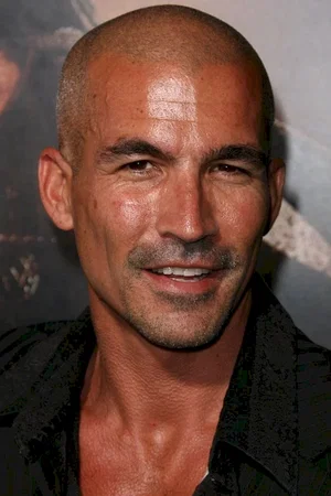 Ethan  Maniquis  photo