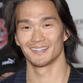 Photo star : Karl Yune