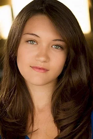  Isa Briones