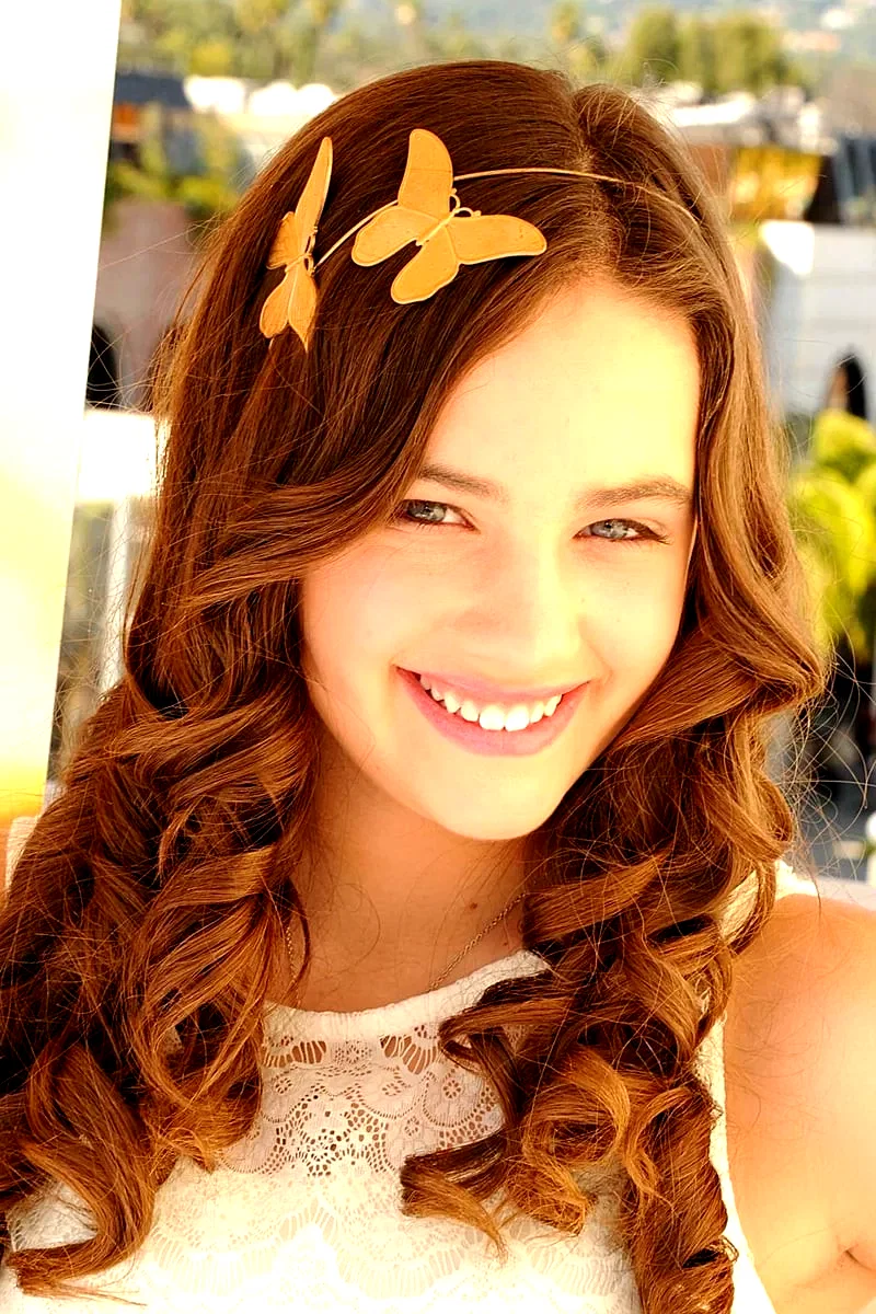 Mary Mouser