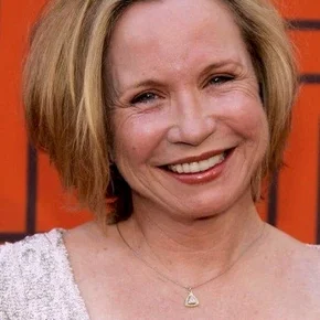 Photo star : Debra Jo Rupp