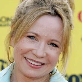 Photo star : Debra Jo Rupp