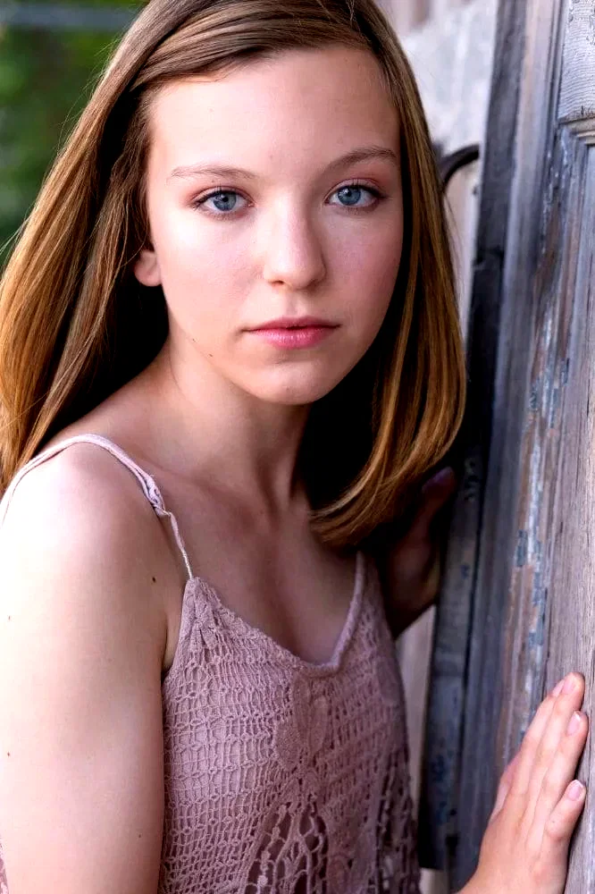  Aislinn DeButch