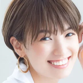 Photo star :  Akina Minami