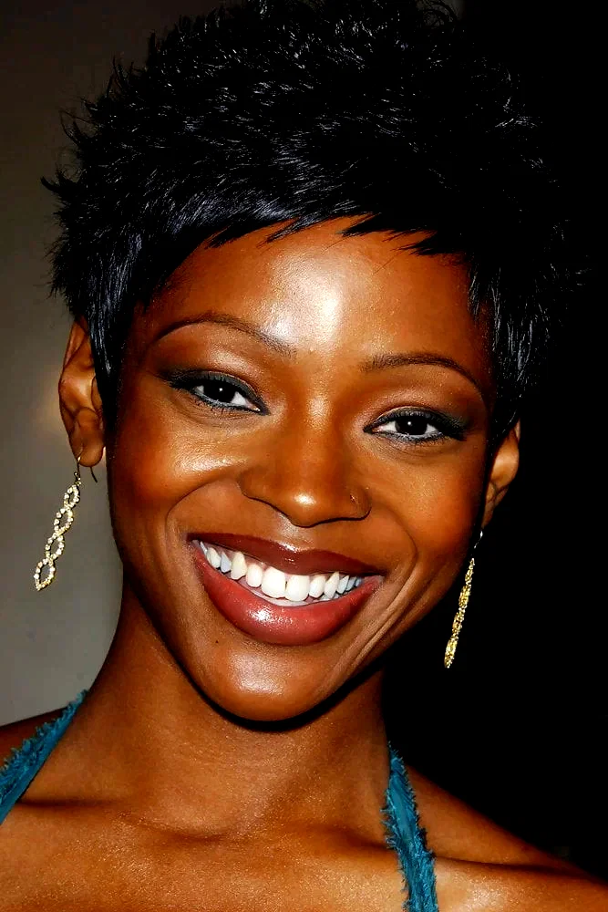 Caroline Chikezie