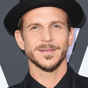 Photo star : Gustaf Skarsgård