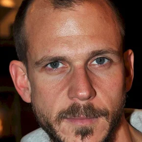 Photo star : Gustaf Skarsgård