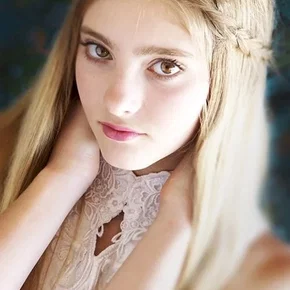 Photo star : Willow Shields