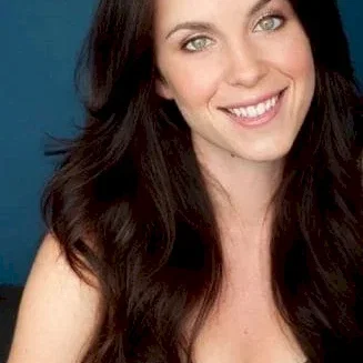  Angela Bartys