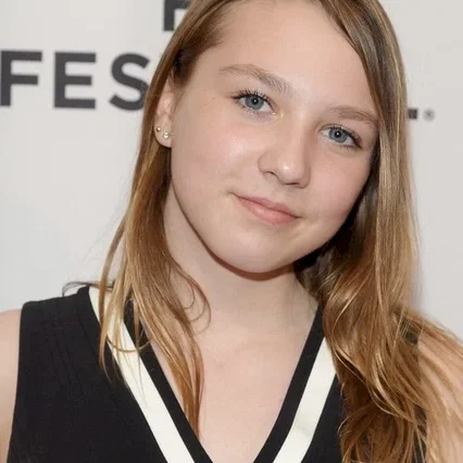 Isabelle  Nelisse