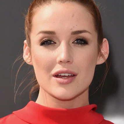  Sarah Dumont