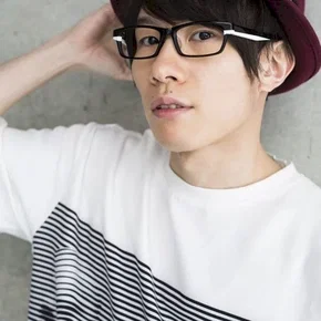 Photo star :  Toshiyuki Toyonaga