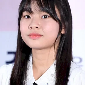 Photo star :  Kim Su-an