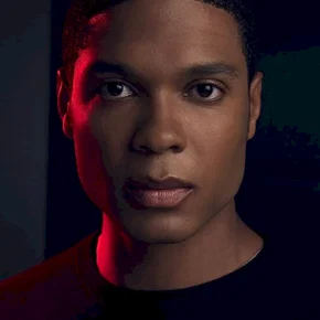 Photo star :  Ray Fisher
