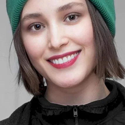  Fereshteh Hosseini