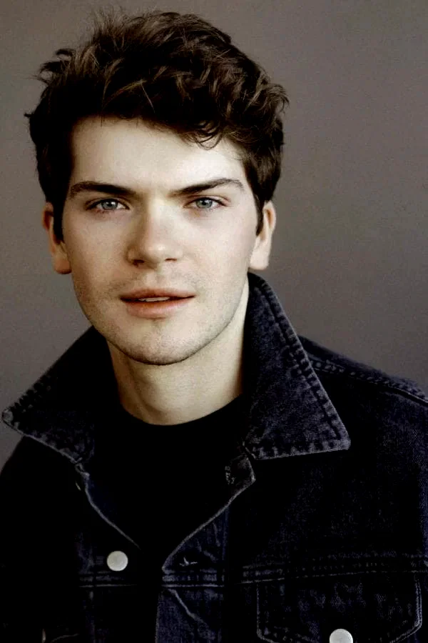  Colton Ryan