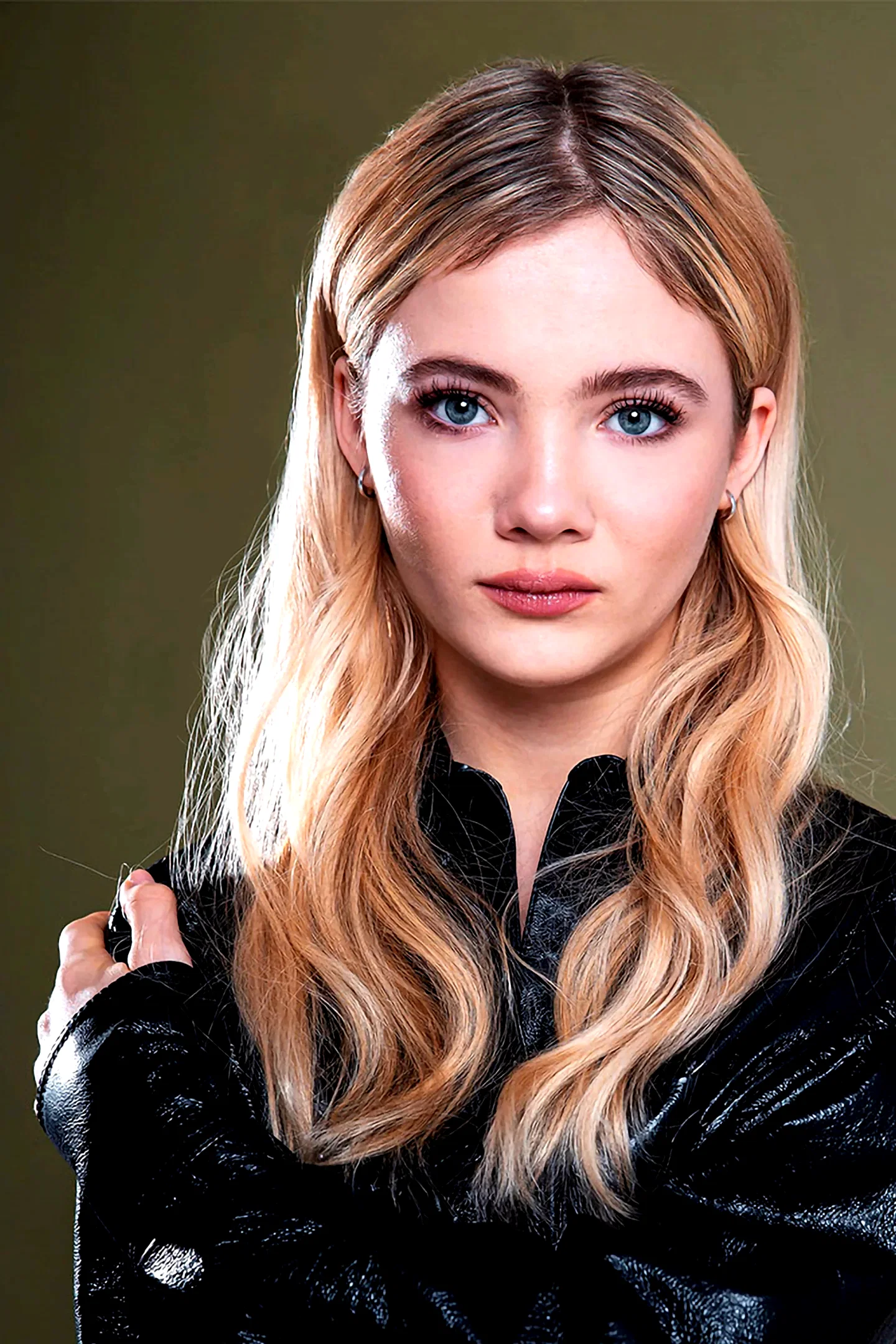  Freya Allan