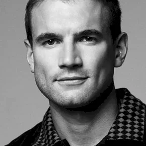 Photo star : Alex Russell