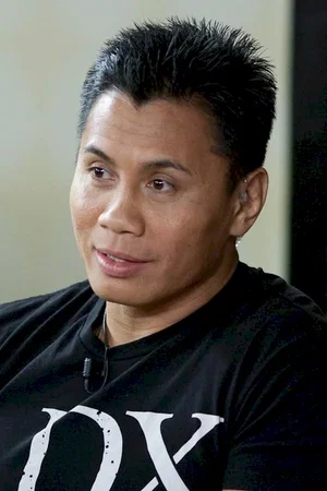 Cung Le photo