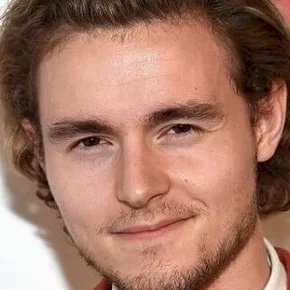 Photo star : Callan McAuliffe